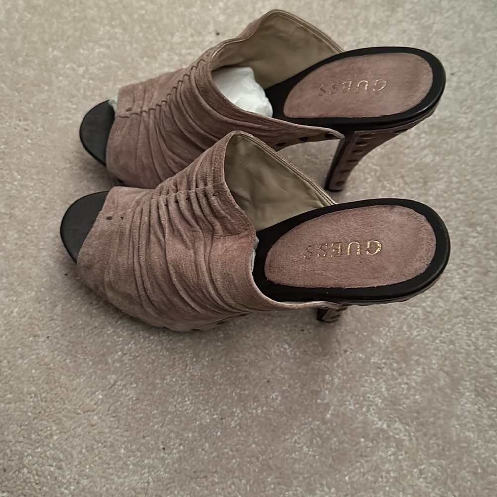 Heels - Picture 2 of 3